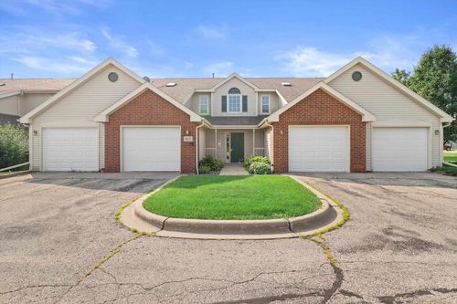 apt-202-917 Park St, Oregon, WI, 53575-3283 | Card Image