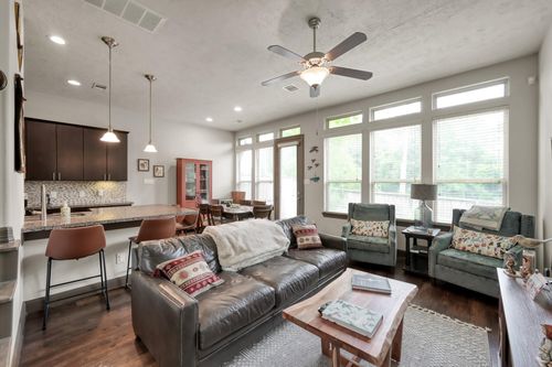 18 Aventura Pl, The Woodlands, TX, 77389-2019 | Card Image