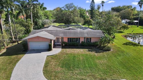 10930 Sw 27th Ct, Davie, FL, 33328 | Card Image