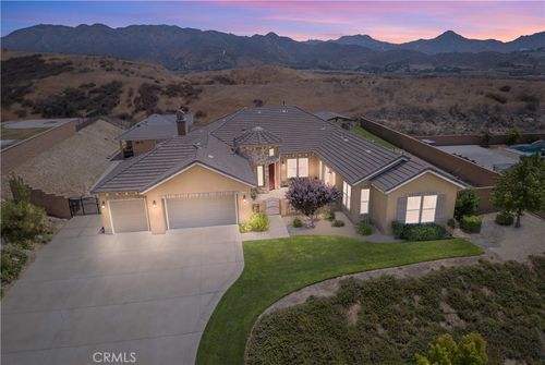 3086 Crystal Ridge Ln, Colton, CA, 92324 | Card Image