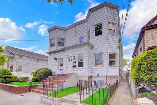 43-44 164th St, Flushing, NY, 11358-3253 | Card Image