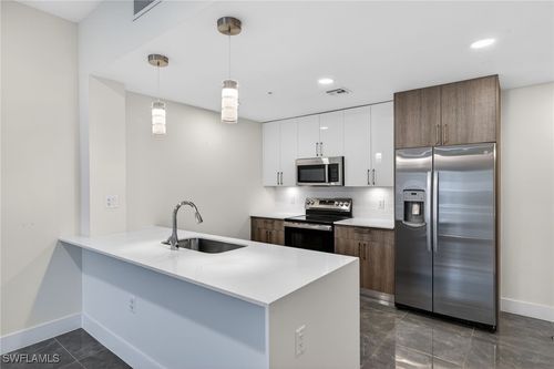 unit-202-26610 Rosewood Pointe Dr, BONITA SPRINGS, FL, 34135-7587 | Card Image