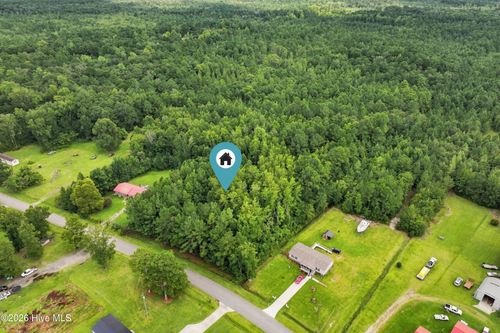711 Lee Rd, Maple Hill, NC, 28454-7555 | Card Image