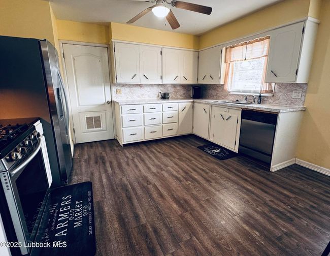 Another view of kitchen~ | Image 7