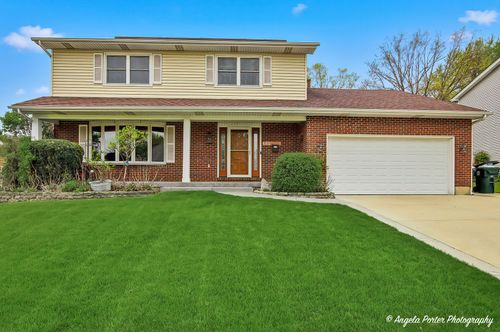 664 Longview Dr, Antioch, IL, 60002-1843 | Card Image