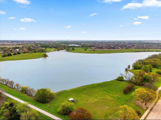 1402 White Water Ln, House other with 4 bedrooms, 2 bathrooms and null parking in Rockwall TX | Image 27