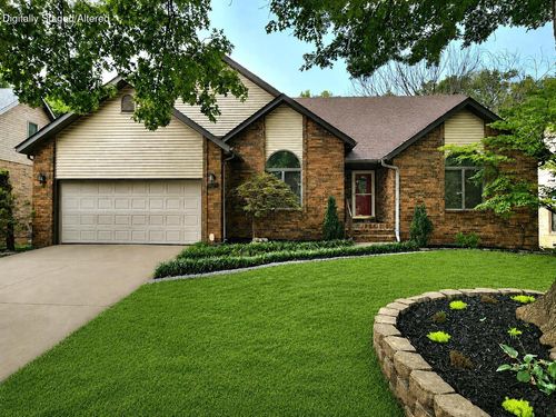 2249 E Cragmont St, Springfield, MO, 65804-4642 | Card Image