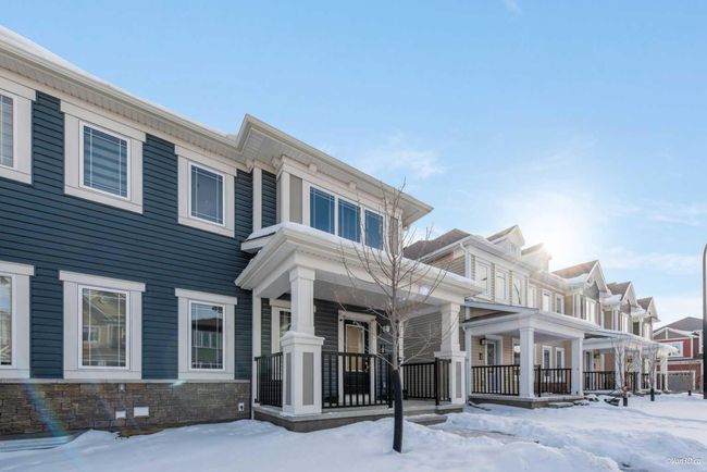 166 Cityside Grove Ne, Home with 3 bedrooms, 2 bathrooms and 4 parking in Calgary AB | Image 4