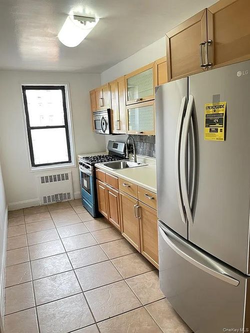3e-37 86th St, Jackson Heights, NY, 11372 | Card Image