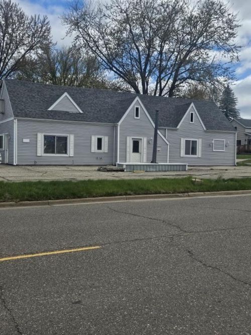300 W Stanley St, Thorp, WI, 54771-9422 | Card Image