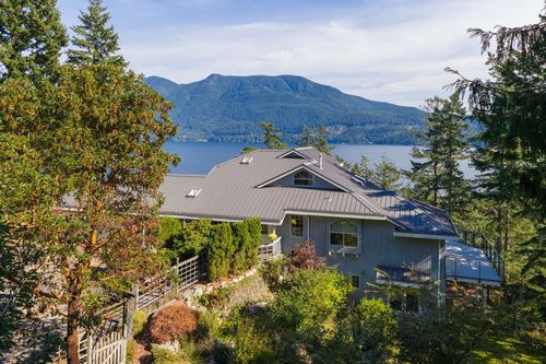 252 Jason Rd, Bowen Island, BC, V0N1G1 | Card Image