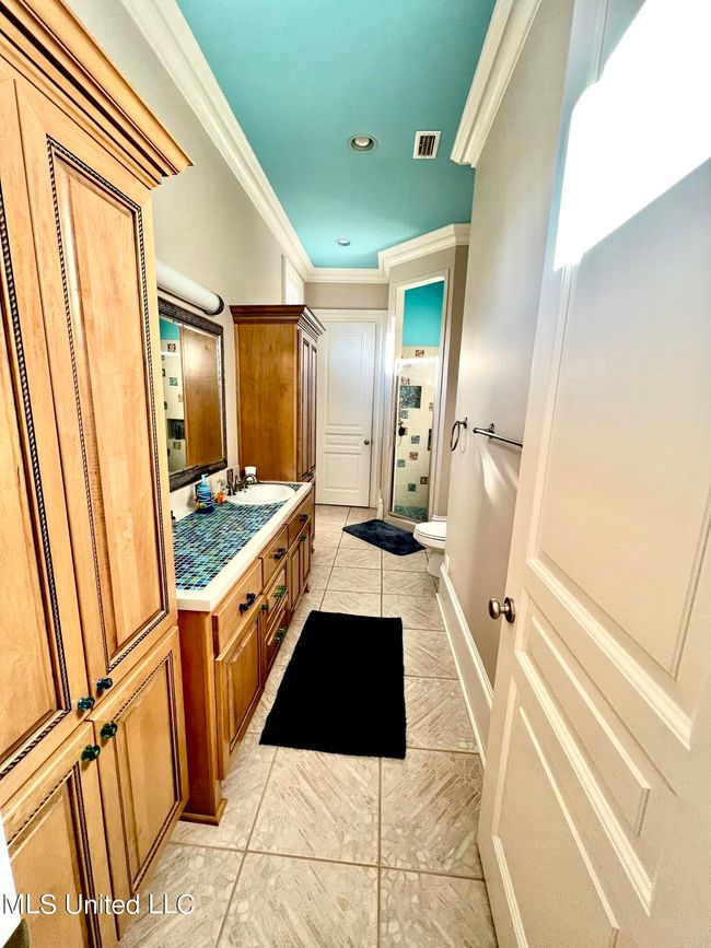 2nd floor Bath | Image 135