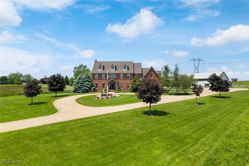 5495 Meese Rd Ne, Louisville, OH, 44641-6302 | Card Image