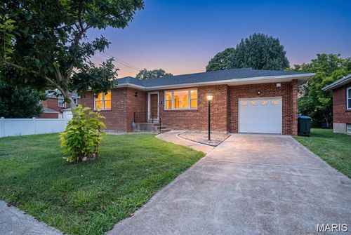 5479 Clifton Ave, Saint Louis, MO, 63109-3401 | Card Image