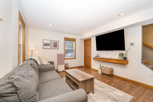 22061 Camber Ave, Jordan, MN, 55352-9537 | Card Image