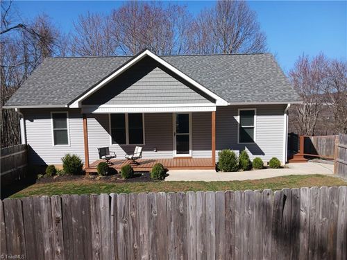 36 Lake St, Sparta, NC, 28675 | Card Image