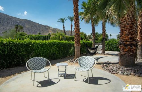 594 S Calle Encilia, Palm Springs, CA, 92264-7432 | Card Image