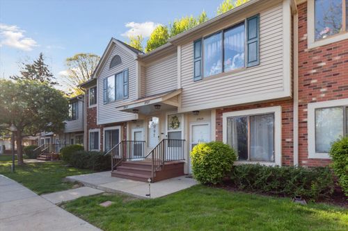 27627 Harrison Woods Ln, Harrison Twp, MI, 48045-3545 | Card Image