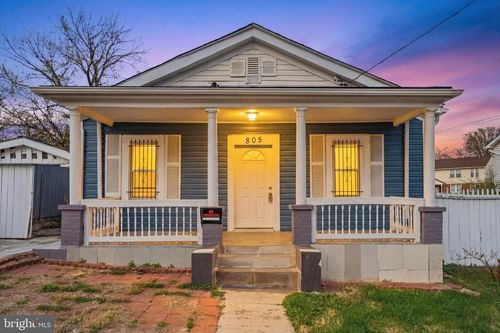 805 Eastern Ave, Fairmount Heights, MD, 20743-1307 | Card Image