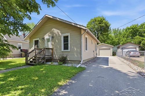 914 W Collins Street, Midland, MI, 48640 | Card Image