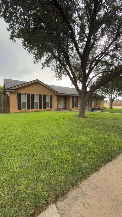 2615 Emerson Dr, Midland, TX, 79705-3306 | Card Image
