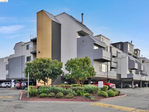 322-5 Embarcadero West, Oakland, CA, 94607 | Card Image