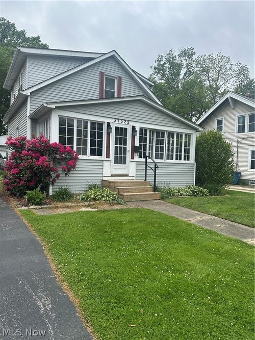 37522 Arthur St, Willoughby, OH, 44094-5606 | Card Image