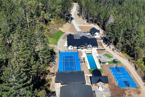 6707 Willis Point Rd, Victoria, BC, V9E2A2 | Card Image