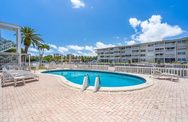 APT-107 - 419 Golden Isles Dr, Condo with 1 bedrooms, 1 bathrooms and null parking in Hallandale Beach FL | Image 22