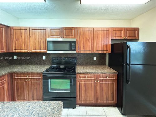 apt-2-715 Ne 6th St, Fort Lauderdale, FL, 33304-4613 | Card Image