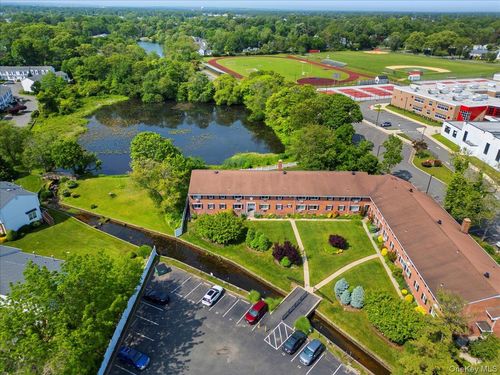 apt-r-200 Merrick Rd, Amityville, NY, 11701-3445 | Card Image