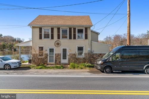 979 Deturksville Rd, PINE GROVE, PA, 17963-8370 | Card Image