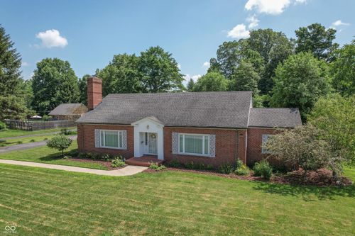 660 East Dr, Seymour, IN, 47274-1432 | Card Image