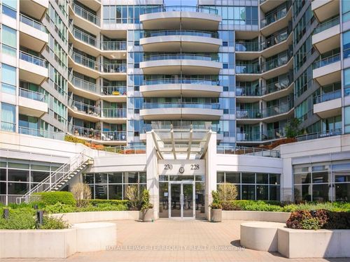 2322 - 230 Queens Quay W, Condo with 2 bedrooms, 2 bathrooms and 1 parking in Toronto ON | Card Image