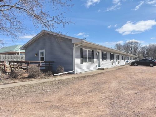 6-7 Hewett St, Neillsville, WI, 54456-2162 | Card Image