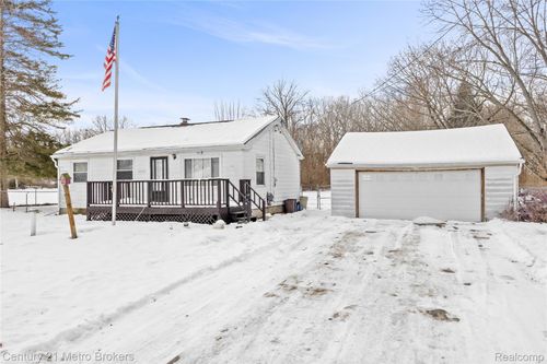 16032 Knobhill Dr, Linden, MI, 48451-8785 | Card Image