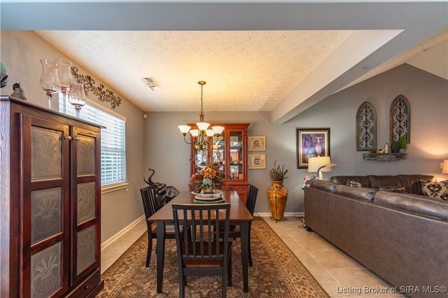 1721 Spring Gate Cir, Condo with 3 bedrooms, 2 bathrooms and null parking in Jeffersonville IN | Image 11