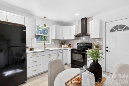 108 North St, Salisbury, NC, 28147-8718 | Card Image