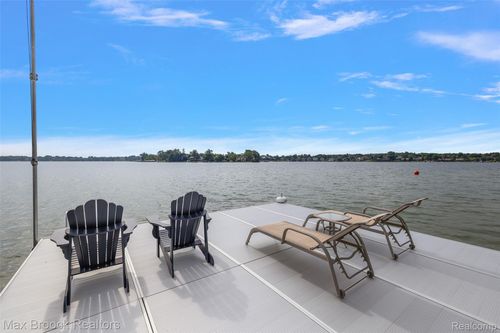 3642 Orchard Lake Rd, West Bloomfield, MI, 48324-1641 | Card Image