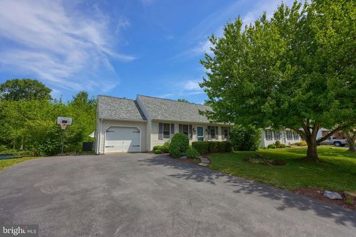 37 Homestead Dr, Denver, PA, 17517-9173 | Card Image