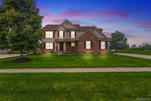 6158 Lismore Cir, Grand Blanc, MI, 48439-2320 | Card Image