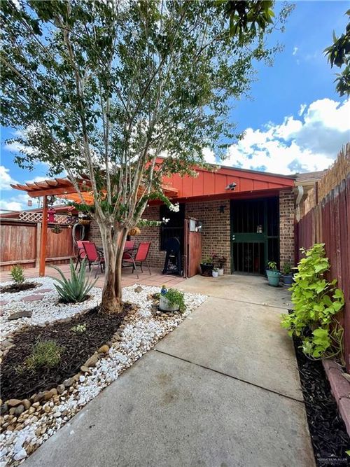 apt-k-4001 Beech Ave, Mcallen, TX, 78501-8138 | Card Image