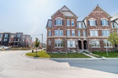 43 Finegan Cir, Home with 4 bedrooms, 4 bathrooms and 2 parking in Brampton ON | Image 3