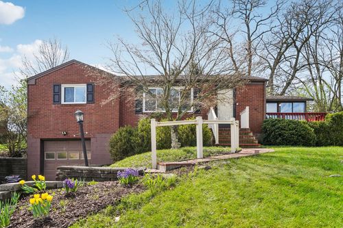 139 Peters Dr, Glenshaw, PA, 15116-1223 | Card Image