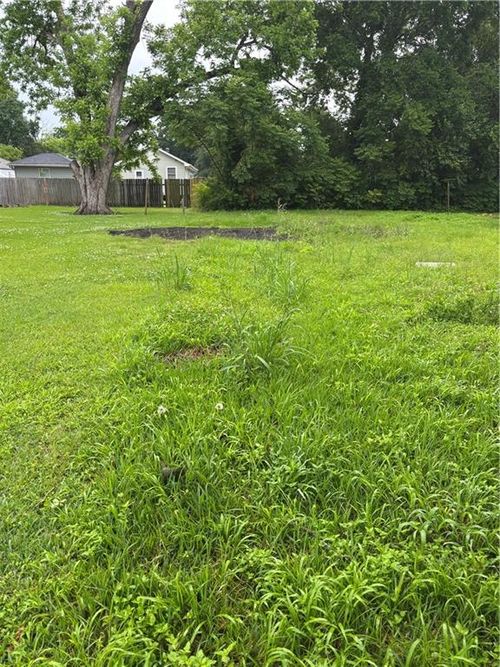 1330 Numa St, New Orleans, LA, 70114-2716 | Card Image