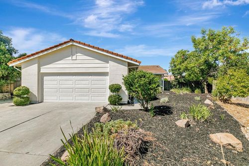589 Cadburry Ct, San Jose, CA, 95123-1302 | Card Image