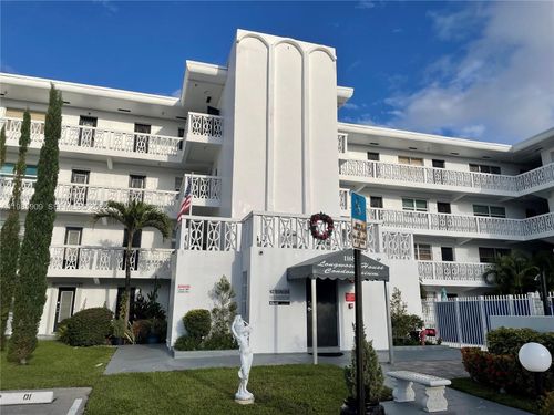 apt-205-11685 Canal Dr, North Miami, FL, 33181-3228 | Card Image