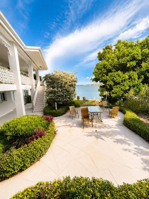 1-295 110th Avenue, St Petersburg, FL, 33706 | Card Image