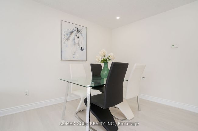 327 Balmoral Dr, House attached with 3 bedrooms, 2 bathrooms and 5 parking in Brampton ON | Image 5
