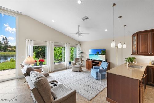 6737 Autumn Woods Blvd, NAPLES, FL, 34109-7819 | Card Image